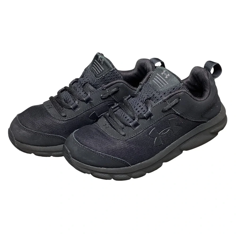 Under Armour Assert 8 Sneaker Kids 4Y Black Good Condition Running Shoes 3022100